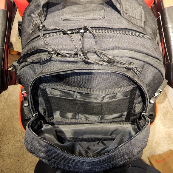 Backpack - Picture 5 of 7